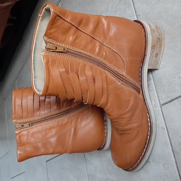 Rare Like Smug by Prophecy Brown Leather Booties Size 7.5 - Picture 9 of 12